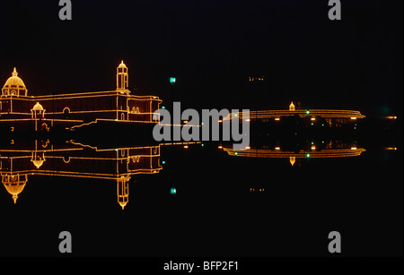 Le Parlement illuminé ; maison ; New Delhi Inde Banque D'Images