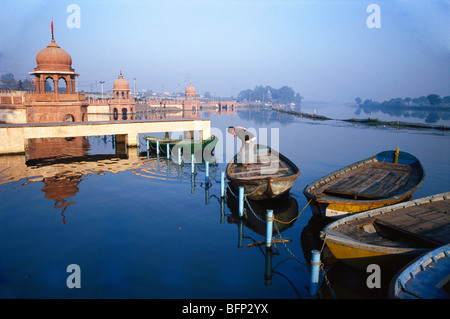 Kudia Ghat ; Kudiya Ghat ; rivière Gomti ; rivière Gumti ; rivière Gomati ; Lucknow ; Uttar Pradesh ; Inde ; asie Banque D'Images