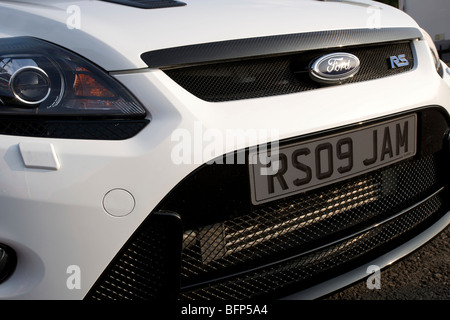 Ford Focus RS NOUVELLE 2009 f blanc Banque D'Images