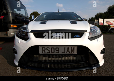 Ford Focus RS NOUVELLE 2009 blanc Banque D'Images