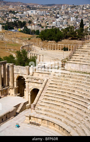 Vue des ruines romaines antiques à Jerash, Jordanie, moyen-Orient. Site archéologique, attraction touristique et destination de voyage Banque D'Images