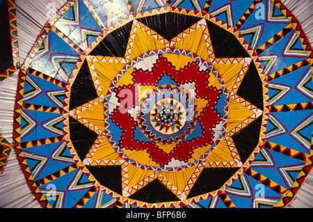 Plafond peint de Bhunga Banni ; ; ; Kachchh Kutch Gujarat Inde ; Banque D'Images