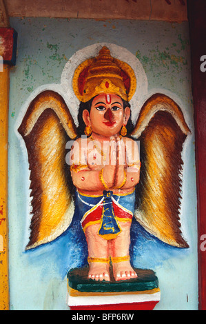 Idole de Dieu Garuda dans le temple ; Gokarna ; Karnataka ; Inde ; asie Banque D'Images