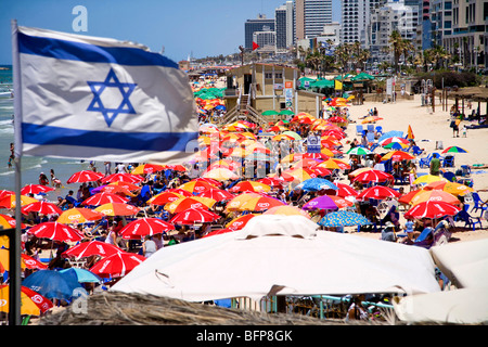 Plage et Mer méditerranée à Tel Aviv, Israël, Moyen Orient Banque D'Images