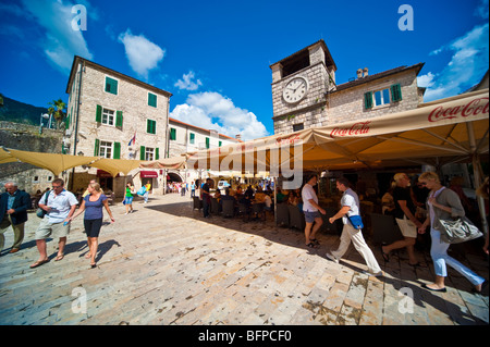 Street dans la vieille ville historique de Kotor, baie de Kotor, Monténégro Banque D'Images