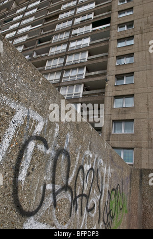 Balfron Tower, cité dans l'Est de Londres, Royaume-Uni. Sœur estate est Trellick Tower. Banque D'Images