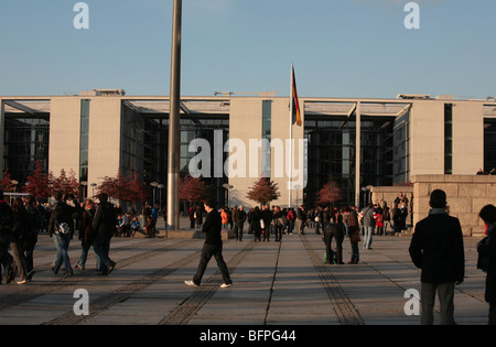 Paul-Lobe Paul-Lobe-Haus-Allee par le Reichstag Berlin Allemagne Banque D'Images