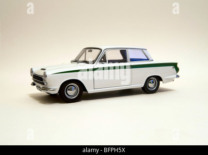 FORD CORTINA LOTUS MK1 Voiture modèle blanc/vert Banque D'Images