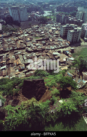 Bidonvilles de Tardeo en Bombay Mumbai Maharashtra Inde Banque D'Images