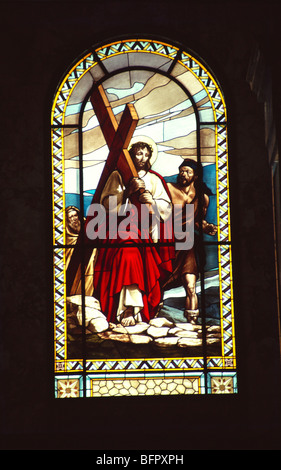 VPA 66651 : Jésus Christ sur le vitrail à l'église Don Bosco ; Bombay Mumbai Maharashtra ; Inde ; Banque D'Images