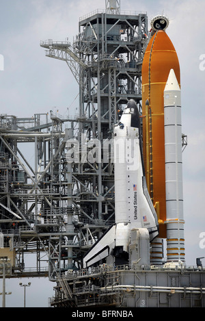 12 juin 2009 - La navette spatiale Endeavour est en place à l'aire de lancement 39A au Centre spatial Kennedy à Cape Canaveral, en Floride. Banque D'Images