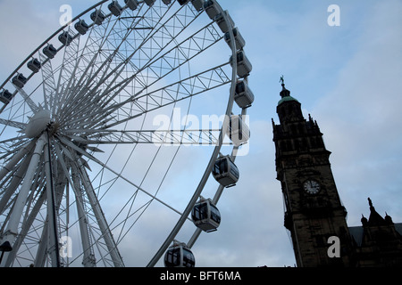 La grande roue, l'Œil, sur Fargate Sheffield, Sheffield, South Yorkshire Banque D'Images