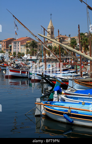 Le joli village de pêcheurs de Sanary Banque D'Images