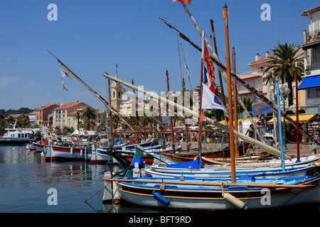 Le joli village de pêcheurs de Sanary Banque D'Images