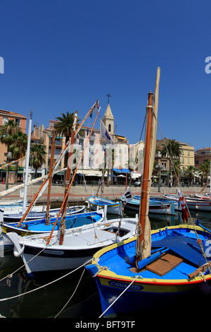 Le joli village de pêcheurs de Sanary Banque D'Images