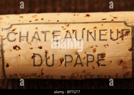 Chateauneuf du Pape vin bouchon en liège Banque D'Images