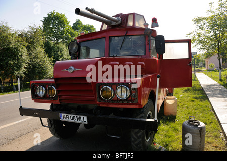 Ex Parti communiste russe UMT SR 114 fire truck en Roumanie l'Europe de l'Est Banque D'Images