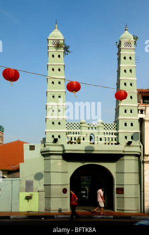 Minarets verts de la mosquée Jamae (1835), alias Masjid Jamae ou Chulia Mosquée, Chinatown, Singapour Banque D'Images