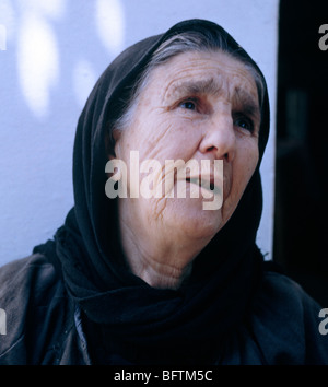 Grèce sporades skiathos portrait d'une vieille veuve grecque Banque D'Images