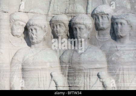 Détail de l'allégement sur le piédestal de l'obélisque de Théodose dans l'Hippodrome à Istanbul Banque D'Images