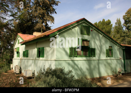 Israël, nord du Néguev Mountain. Accueil de l'ancien premier ministre David Ben Gourion et son épouse Paula au kibboutz Sdé Boker Banque D'Images