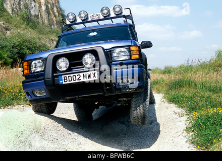 Land Rover Discovery off road. 2003 Banque D'Images