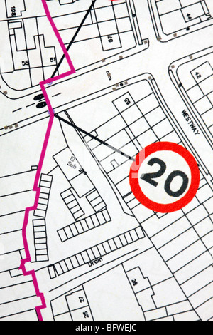 La planification urbaine l'apaisement de la circulation de la route 20 mph vitesse limite signer les plans de zones dans GO UK town city Banque D'Images