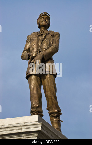 Sir Keith Park 'Defender of London'' statue sur le socle de l'avant à Trafalgar Square. Banque D'Images