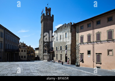 Italie,Toscane,Arezzo,la place de la cathédrale et de la Mairie Banque D'Images