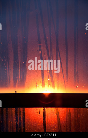 Vitre de fenêtre sale Banque D'Images