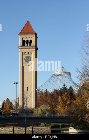 Spokane Riverfront Park Tour de l'horloge et Pavilion tente, Spokane, Washington. Banque D'Images