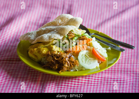 Nasi Campur sur l'île de Lombok en Indonésie Banque D'Images