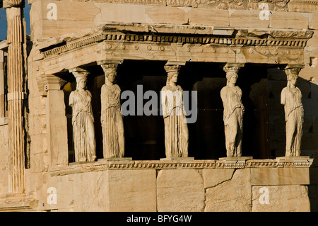 Cariatides. Athènes, Grèce, l'Acropole- Erechtheion tample porche de cariatides Banque D'Images