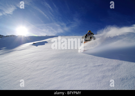 Snowboarder, station de sports d'hiver Diavolezza, Saint-Moritz, canton des Grisons, Suisse, Europe Banque D'Images