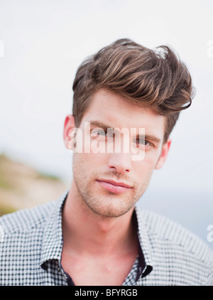 Man looking at viewer Banque D'Images