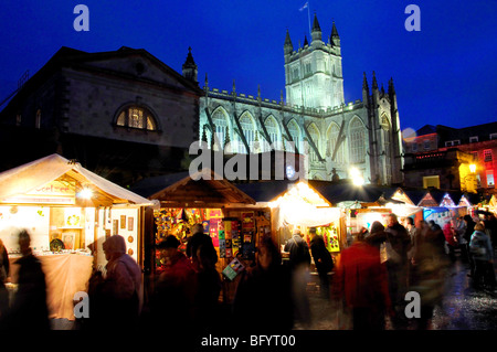 Marché de Noël au crépuscule, baignoire, Somerset, England, United Kingdom Banque D'Images