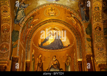 Le Christ avec Marie ci-dessous. Mosaïques byzantines ot La Chapelle Palatine dans le palais, Palerme Sicile normande Banque D'Images