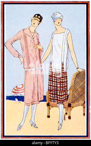 Tollman et Jean Magnin, 1925 L'illustration de mode de leur robe comme portés sur la plage pour des vacances à la mode Banque D'Images