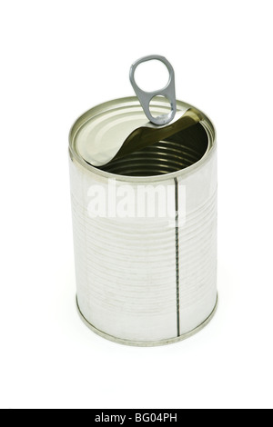 Boîte de conserve vide sur fond blanc Banque D'Images