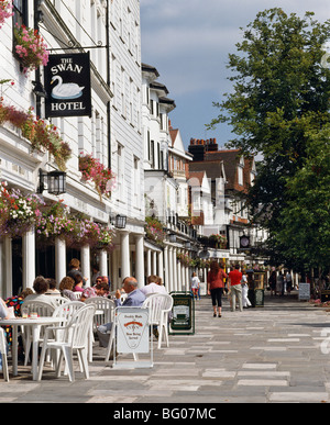 Les Pantiles, une colonnade de 18e et 19e siècle boutiques et maisons à Tunbridge Wells, Kent, Angleterre, Royaume-Uni Banque D'Images