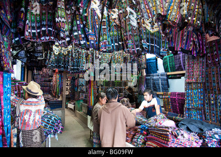 Marché du vendredi dans la région de Solola au Guatemala. Banque D'Images