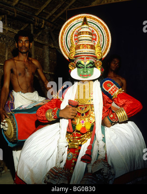 Kathakali, danse classique-drame du Kerala, Trivandrum, Kerala, Inde, Asie Banque D'Images