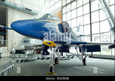 Un Blue Angels, Douglas A-4F Skyhawk II exposé statique dans la Grande galerie du Museum of Flight, Boeing Field, Seattle Banque D'Images