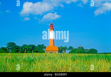 Phare de Fluegge sur Fehmarn Island, mer Baltique, Schleswig-Holstein, Allemagne du Nord Banque D'Images