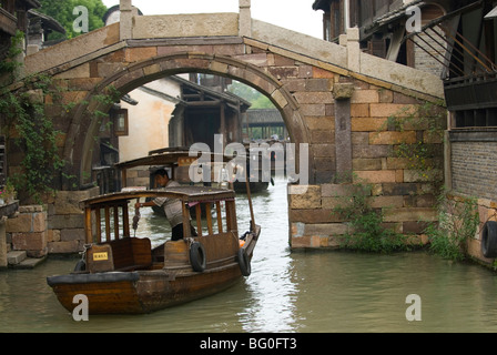 Vue sur la pittoresque ville Wuzhen. La province de Zhejiang, Chine. Banque D'Images