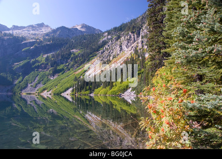 Rainy Lake et Frisco montagne, forêt nationale d'Okanogan, North Cascades, Washington State, USA Banque D'Images