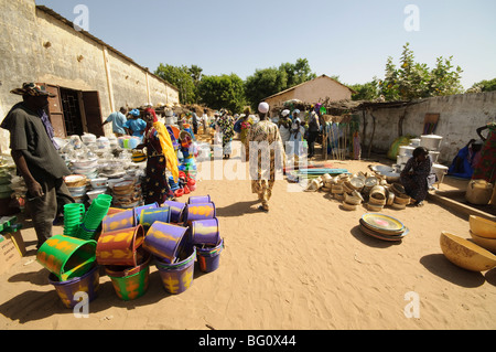 Marché à Ngueniene, près de Mbour, Sénégal, Afrique de l'Ouest, l'Afrique Banque D'Images