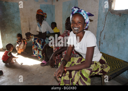 Pular village tribal, Sounth Badone, Sénégal, Afrique de l'Ouest, l'Afrique Banque D'Images