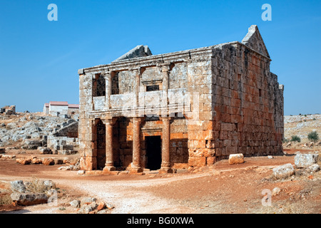 Serjilla est l'une des villes mortes en Syrie. Unique parmi les ruines byzantines / Romain et soudainement abandonné dans le passé. Banque D'Images