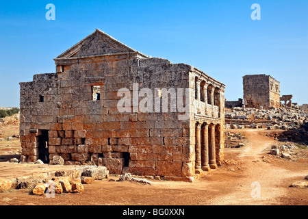 Serjilla est l'une des villes mortes en Syrie. Deux étages de taverne. Unique parmi les ruines byzantines / Romain et soudainement abandonnée. Banque D'Images